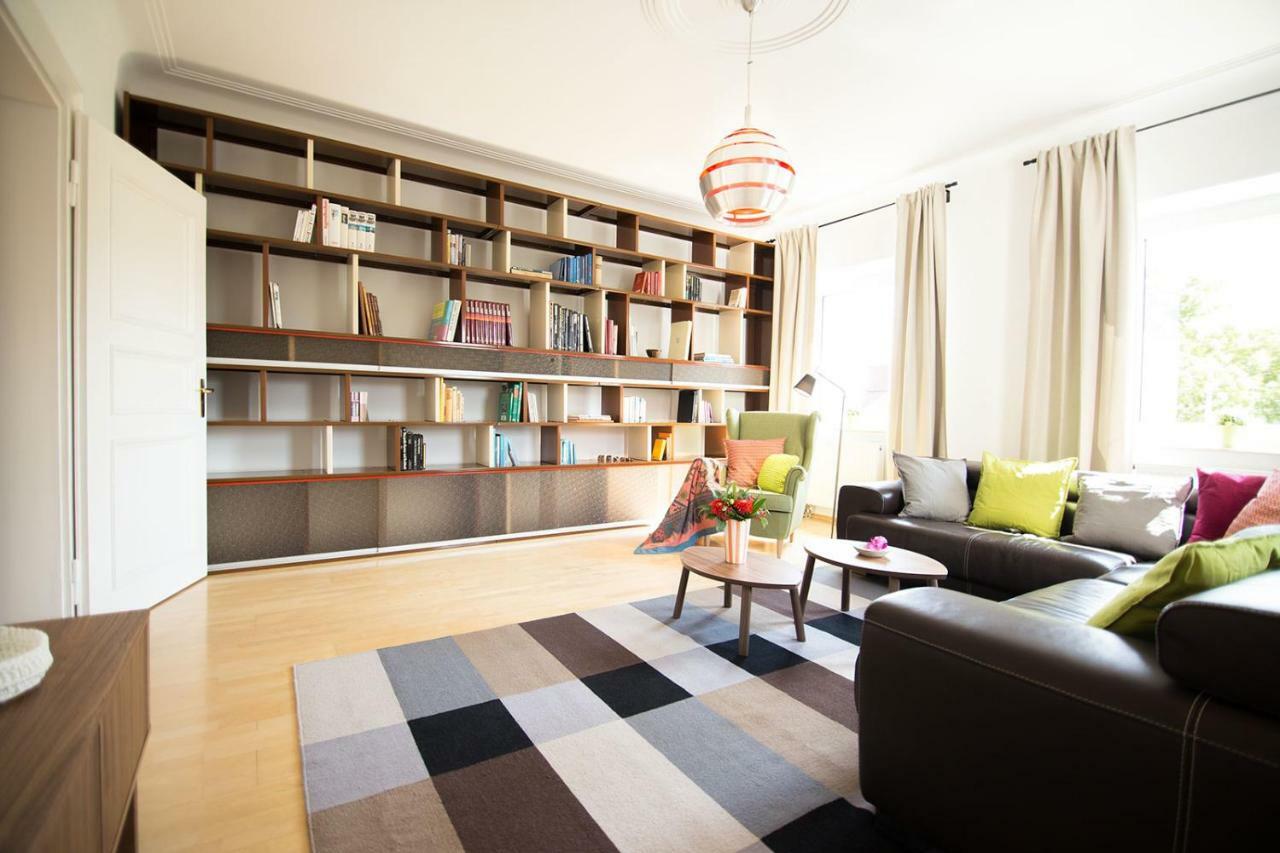 Gunther49 Apartment